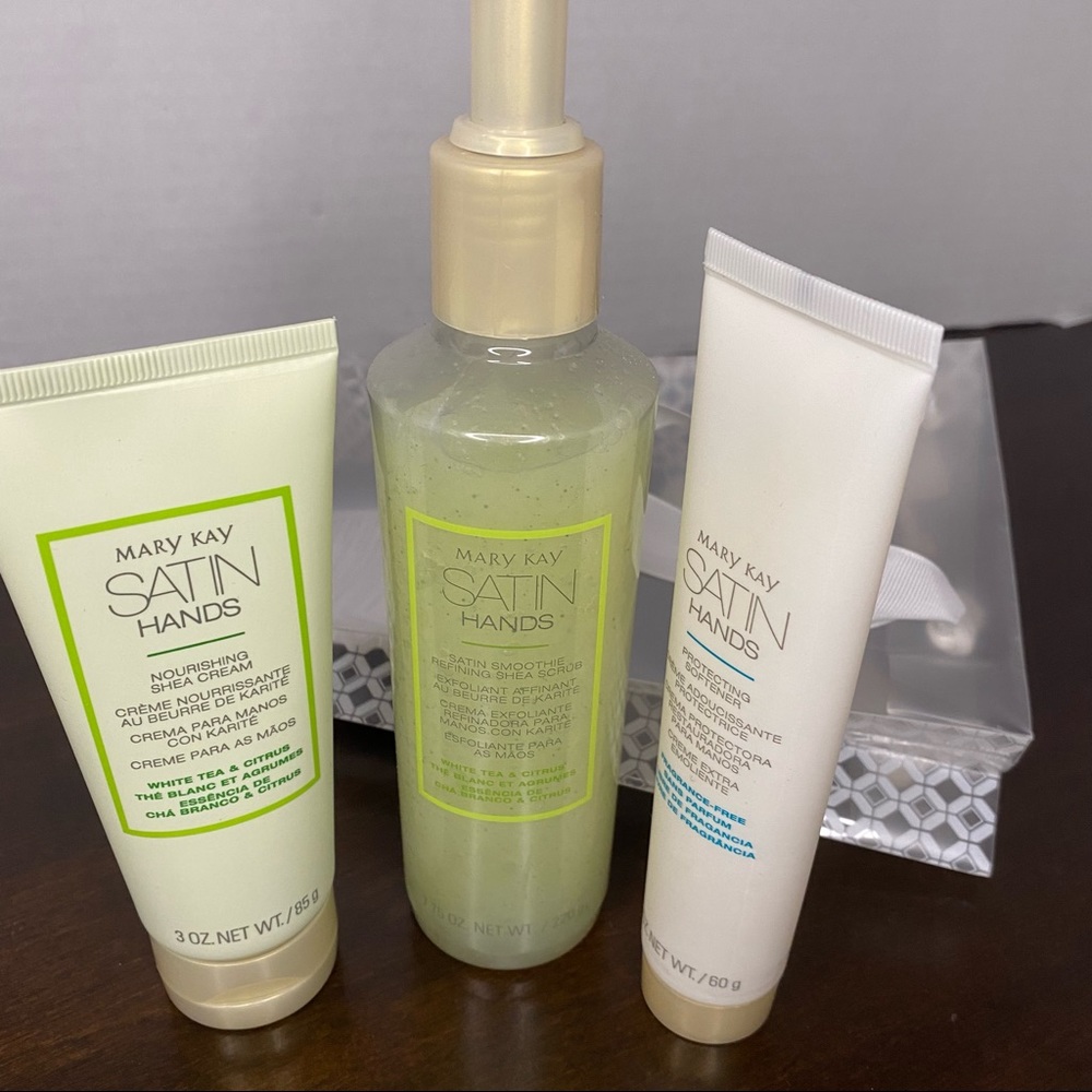 MARY KAY SATIN HANDS Full Size Set